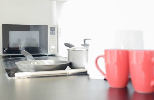 South Bermondsey Apartment | "Urban Chic in Bermondsey: Modern Gem, Studio Apartment in SE1's Heart!"