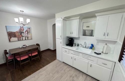 The Southampton Apartment | Urban Chic South City Retreat
