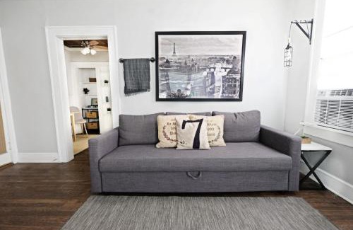 Lower Greenville Apartment | Urban Convenience Studio Flat