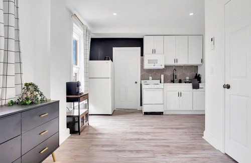 Seward Place Apartment | Urban Nest #4 | Chic Studio Central to State St.