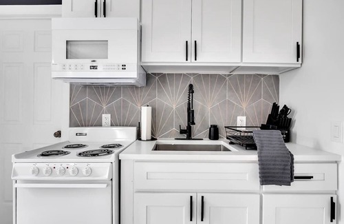 Seward Place Apartment | Urban Nest #4 | Chic Studio Central to State St.