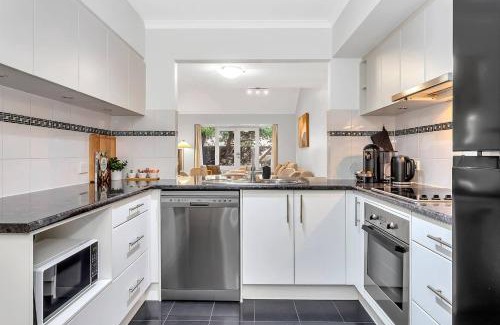Adelaide Central Business District House | Urban Nest - Peaceful Parkside Retreat in the CBD