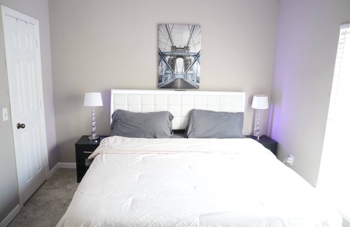 Far North Dallas Apartment | Urban Oasis in the Heart of Dallas