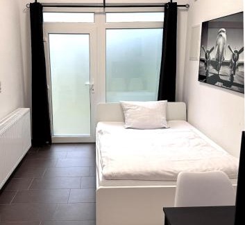 Nord-Holland Apartment | Urban Oasis - Kassel City