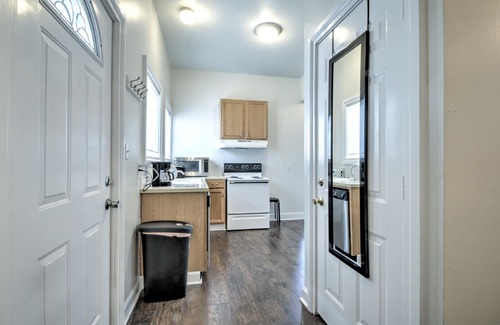 Broadway House | Urban Oasis near Downtown