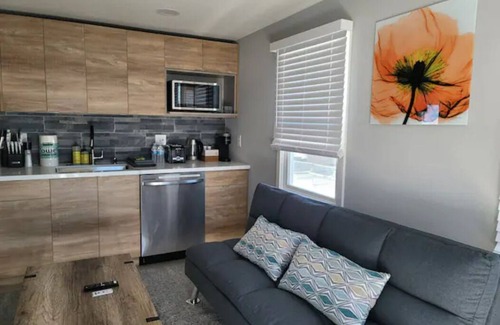 Hayward Apartment | Urban Oasis to Love, Near SF, Free Parking Onsite