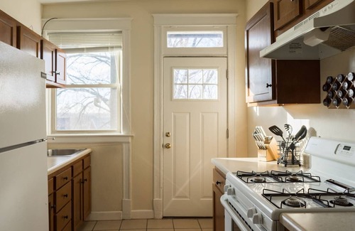 Shaw Apartment | Urban Suite in Saint Louis