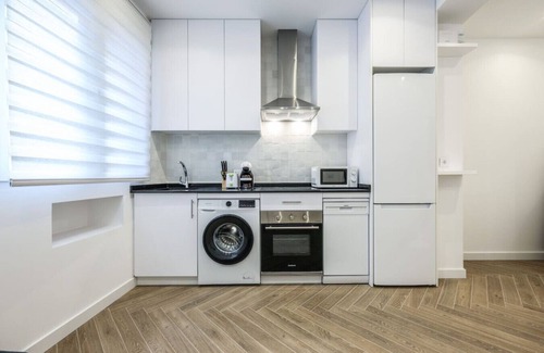 Bellas Vistas Apartment | Urban Tranquility in Madrid with Modern Comforts