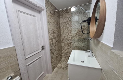 Calimanesti House | URBANIST Guest House