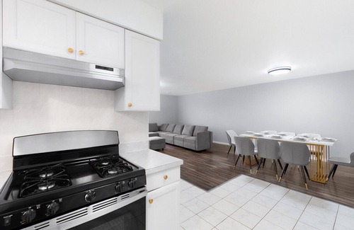 Constable Hook House | UrbanNest XL: Sleeps 13+