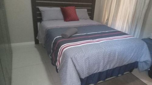Umhlanga Apartment | Urbanparkezstay A024