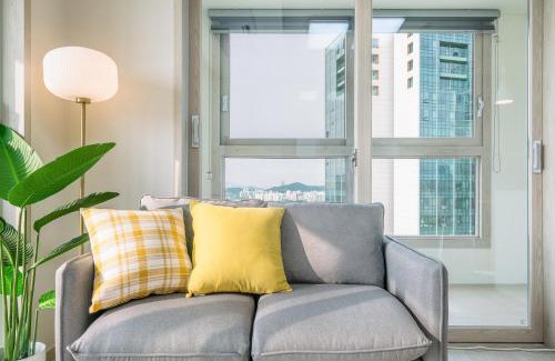 Yeonsu-gu Apartment | Urbanstay Songdo Moonlight Park