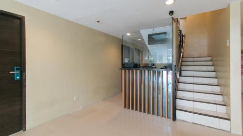 Sampaloc Hotel | UrbanView at San Antonio's Place Sampaloc Manila