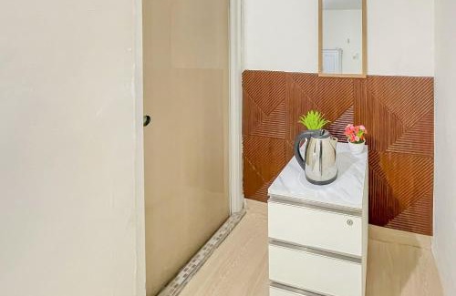 West Cirebon Hotel | Urbanview Grey CSB Mall Cirebon
