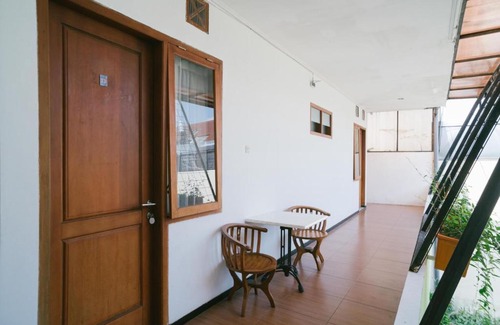 Klojen House | Urbanview Hotel Griya Surya Malang by RedDoorz