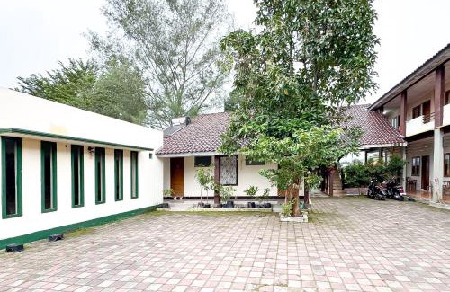 Java Hotel | Urbanview Hotel Sabitha Kalijati Subang