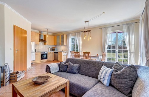 Kachlin House | Urlaub am Meer. Familienfreundlich mit Spielplatz und Teich