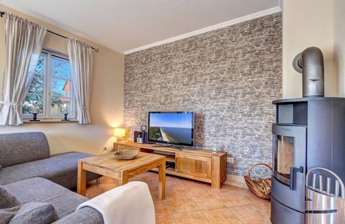 Kachlin House | Urlaub am Meer. Familienfreundlich mit Spielplatz und Teich