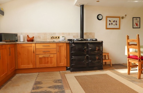 Fourstones Near Bentham Cottage | USHERWOODS BARN, pet friendly, luxury holiday cottage in Tatham