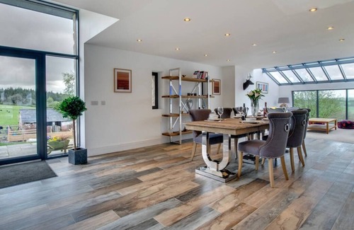 Coed-Y-Paen House | Usk Barn in the beautiful Usk