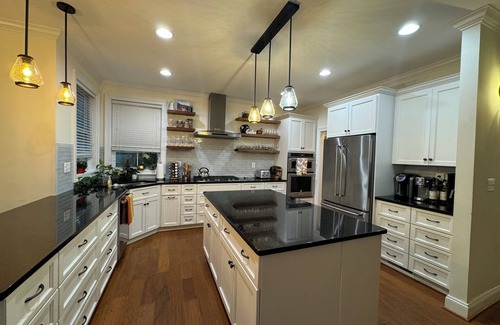 Jefferson Park Avenue House | UVA Home WALKABLE to Scott Stadium, UVA Grounds, the Corner, & Wineries