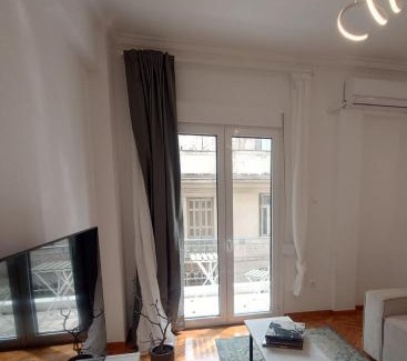 Omonia Apartment | V32 - Athens Central Fully Equipped Apartment