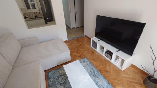 Omonia Apartment | V32 - Athens Central Fully Equipped Apartment