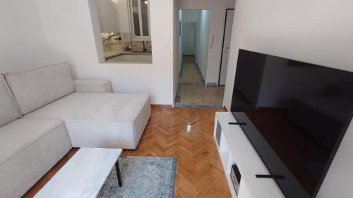 Omonia Apartment | V32 - Athens Central Fully Equipped Apartment