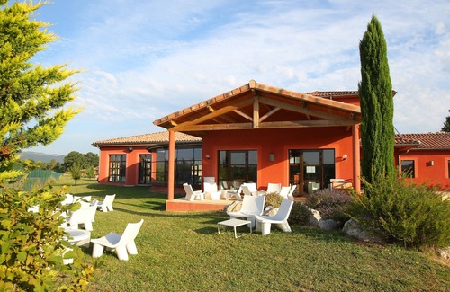Chateauneuf-sur-Isere Apartment | Vacancéole - Résidence le Domaine du Lac