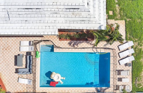 Coral Ridge Isles Apartment | Vacation 1BD Heated Pool near Beach Ft Lauderdale