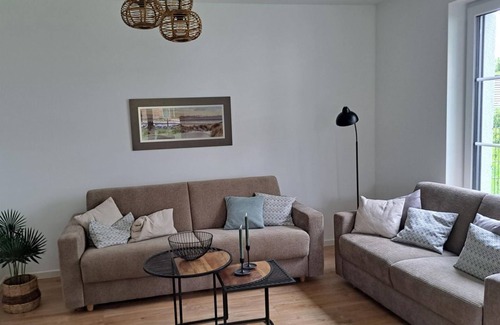 Tossens Apartment | Vacation apartment Mee(h)rzeit - apartment/apartment, shower and bath, WC, 2 bedrooms