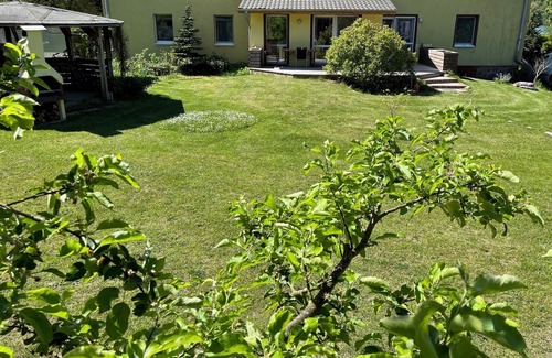 Ringenwalde Apartment | Vacation apartment at Düstersee with terrace and sauna in your own garden
