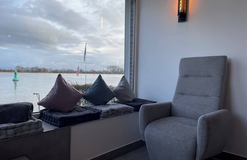 Brake Apartment | Vacation apartment Sonnenschein - More Weser is not possible -