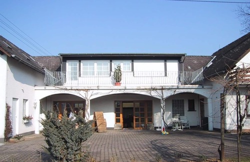 Maring-Noviand Bed & Breakfast | Vacation apartment - Wine and guest house Fries