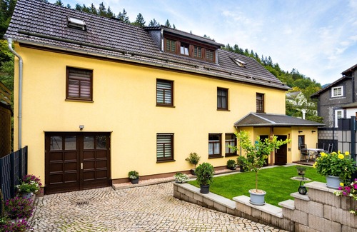 Unterweißbach Apartment | Vacation apartment/apartment for 6 guests with 90m² in Unterweißbach (162157)