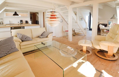 Rødvig Apartment | Vacation apartment in the front row to the water and the sports harbor in Rødvig.