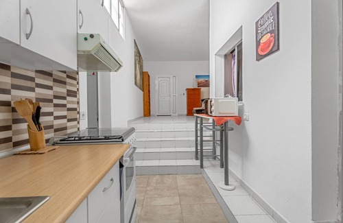 Guia de Isora Apartment | Vacation Apartment 'Bonito Apartamento En Tenerife Sur' with Sea View, Private Terrace and Wi-Fi