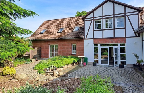 Lubs Apartment | Vacation apartment 1 (upstairs 1st floor) - Ferienwohnungen Lübs with W-Lan