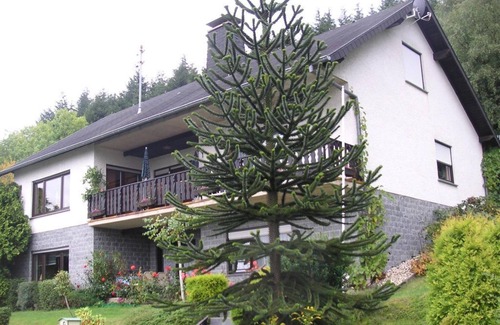Bermel Bed & Breakfast | Vacation apartment 2 for 2-3 persons - Pension Eifelblick