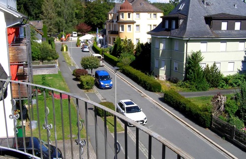 Bad Steben Apartment | Vacation apartment 6 - OG 2 garden side - Park-Villa in Bad Steben