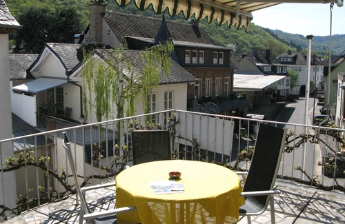 Valwig Apartment | Vacation apartment Nikolausberg, gr. Sun terrace in Valwig, 3 km from Cochem