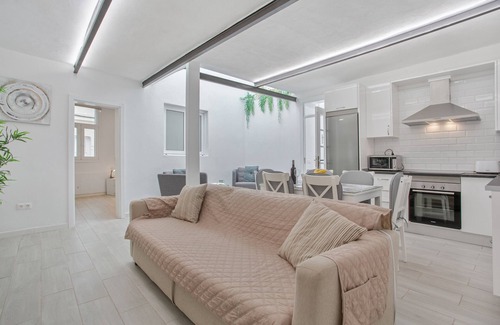 El Guincho Apartment | Vacation 'Casa Esther In Icod' with Mountain View, Private Terrace and Wi-Fi