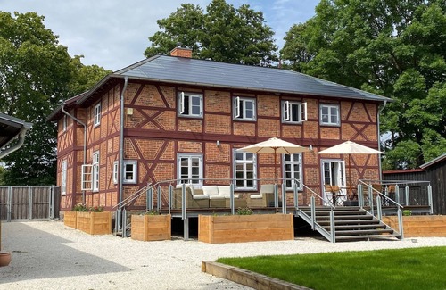 Stintenburg House | Vacation home at the Schaalsee the bridge house. A dream of peace and serenity.