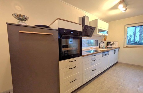 Schalkenbach House | Vacation home Am Baumwipfel - Holiday home, shower, WC, 2 bedrooms