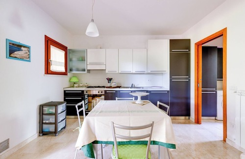 Narbolia House | Vacation Home "Antonella Sul Golf" with Shared Pool, Private Terrace & Wi-Fi