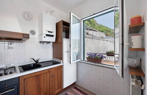 Varazze House | Vacation Home "Bagetti" with Sea View, 2 Private Terraces & Wi-Fi