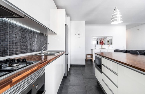 Agaete House | Vacation Home 'Bright' with Mountain View, Balcony and Wi-Fi