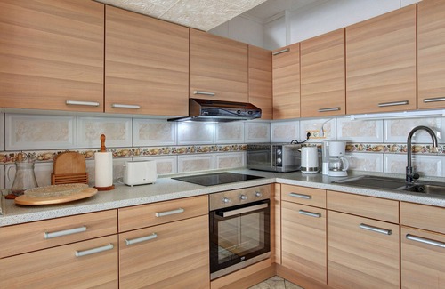 Arico House | Vacation Home Casa Yelena - Casa con Piscina with Sea View, Pool, Wi-Fi & Garden
