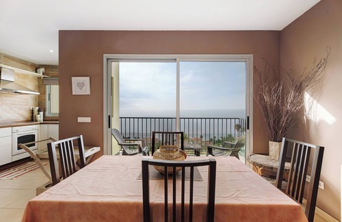 Las Cuevas House | Vacation Home 'Casa Blanca' with Sea View, Private Pool and Wi-Fi