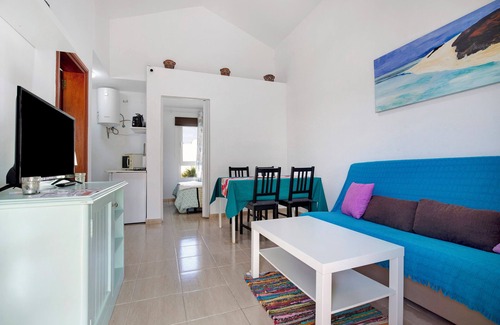 Bahia Calma House | Vacation Home "Casa Carlotta" close to the Sea with Private Garden & Wi-Fi